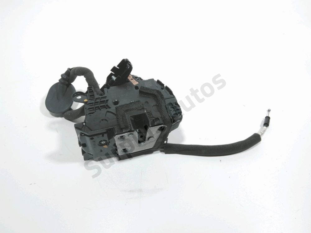 Serrure de porte avant droite