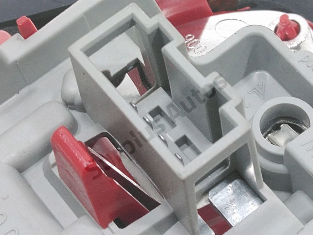 Feu arrière intérieur gauche