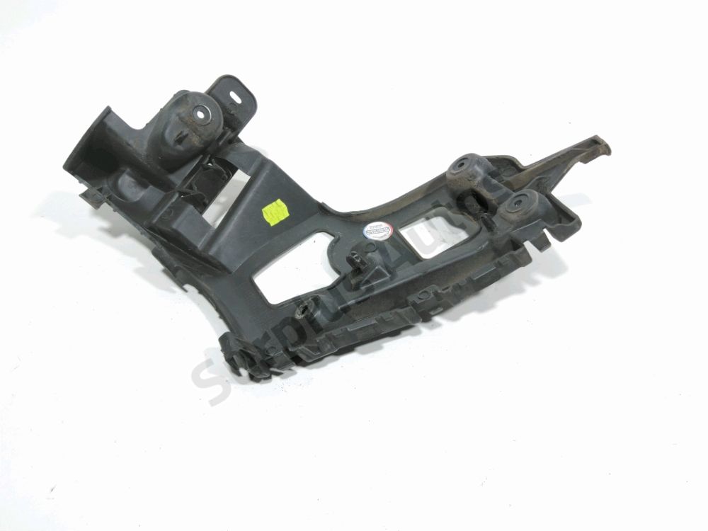 Support droit de pare-choc arrière