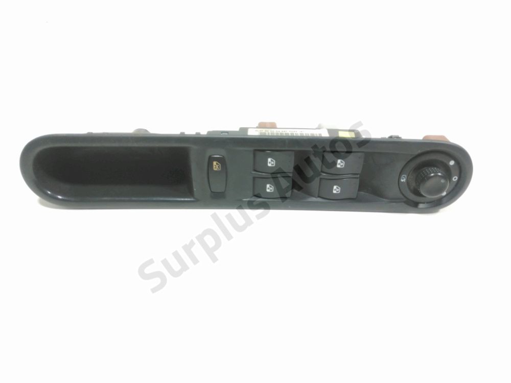 Commande lève-vitre avant gauche