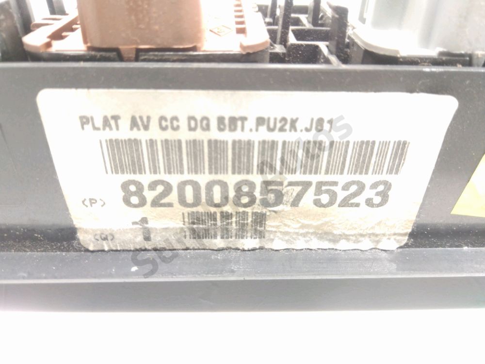 Commande lève-vitre avant gauche