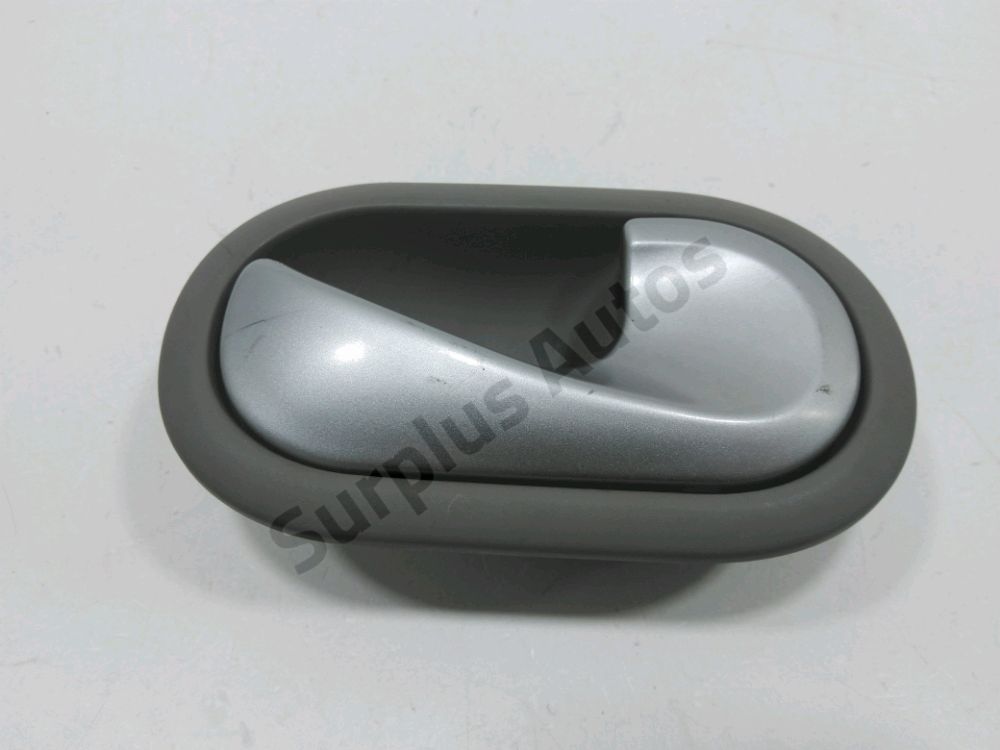 Poignee interieure porte avant droite