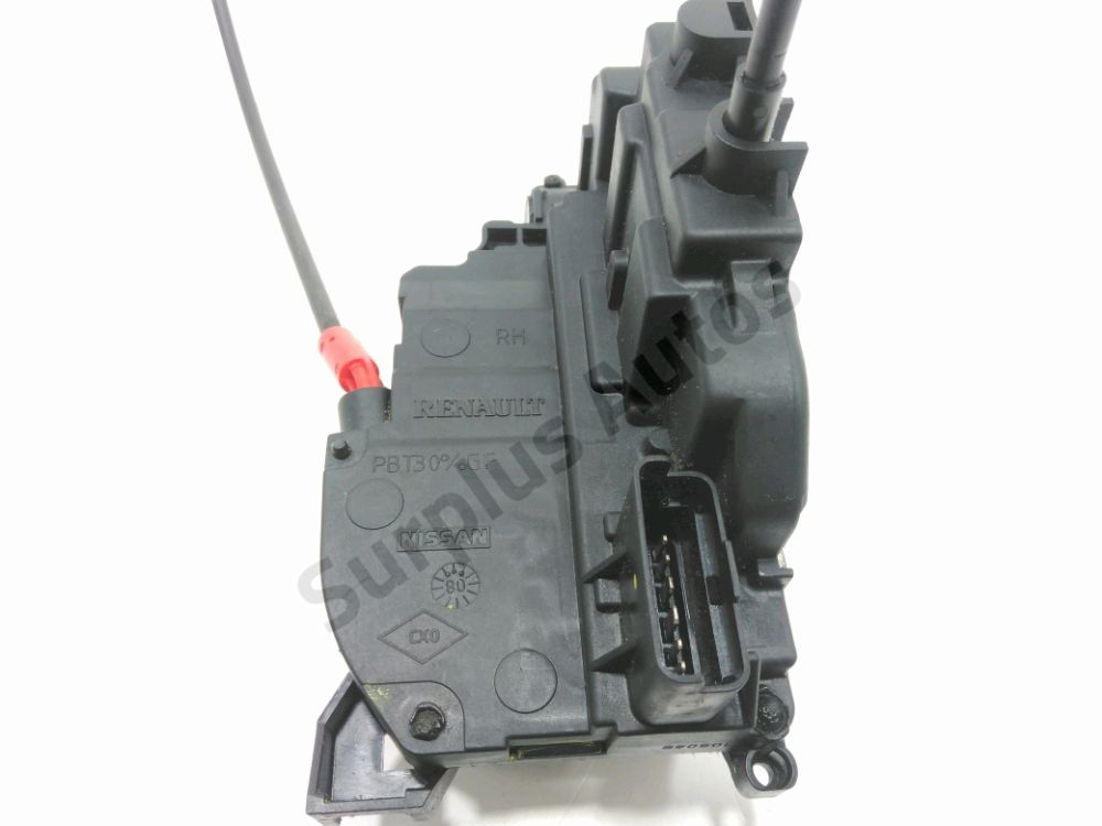 Serrure de porte avant droite