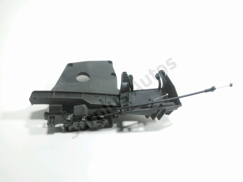 Serrure de porte avant gauche