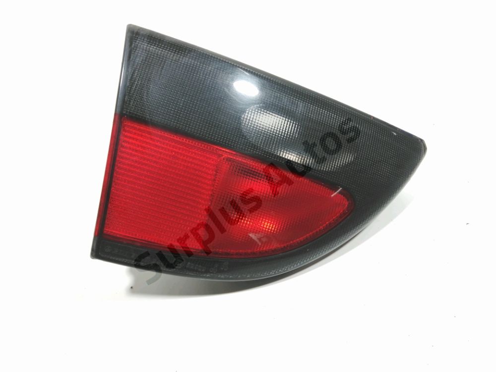 Feu arrière intérieur gauche