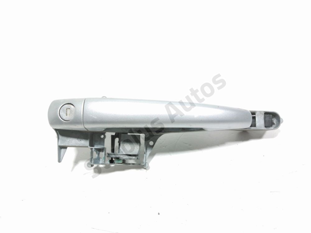 Poignée extérieure avant gauche