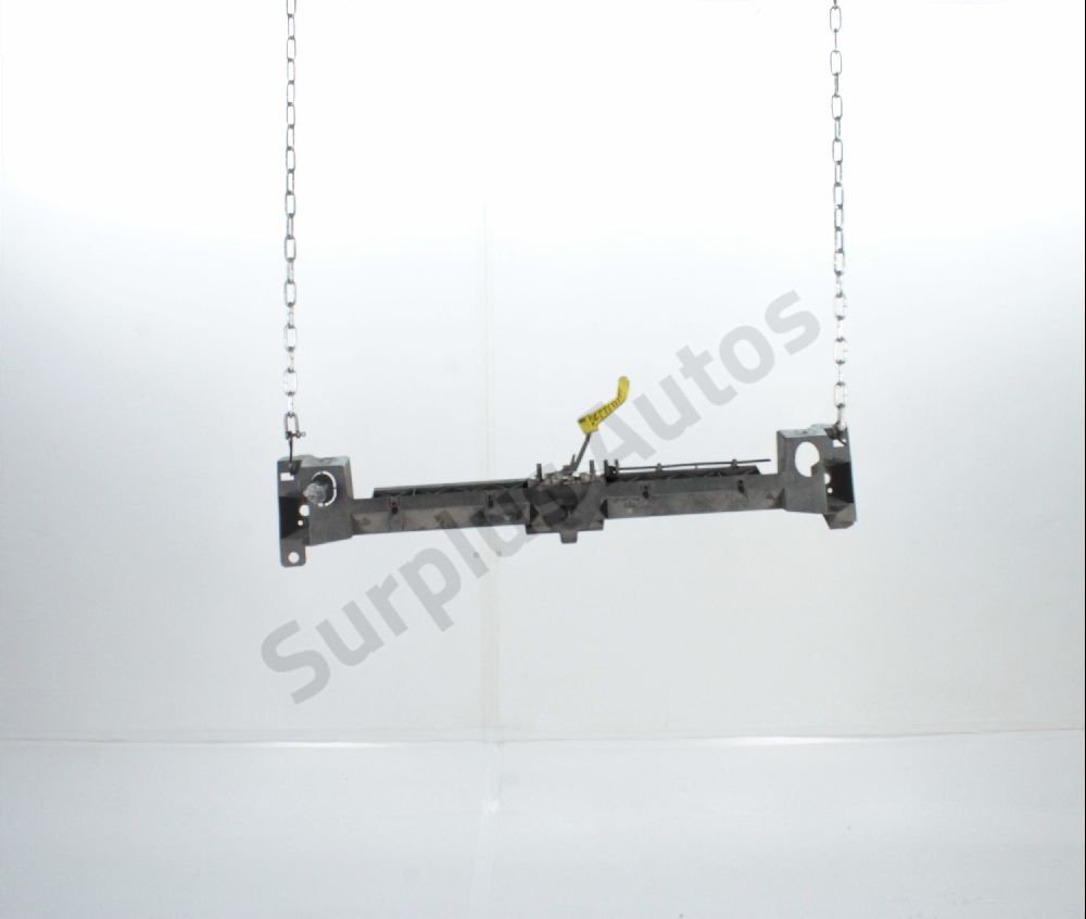 Traverse supérieure armature avant