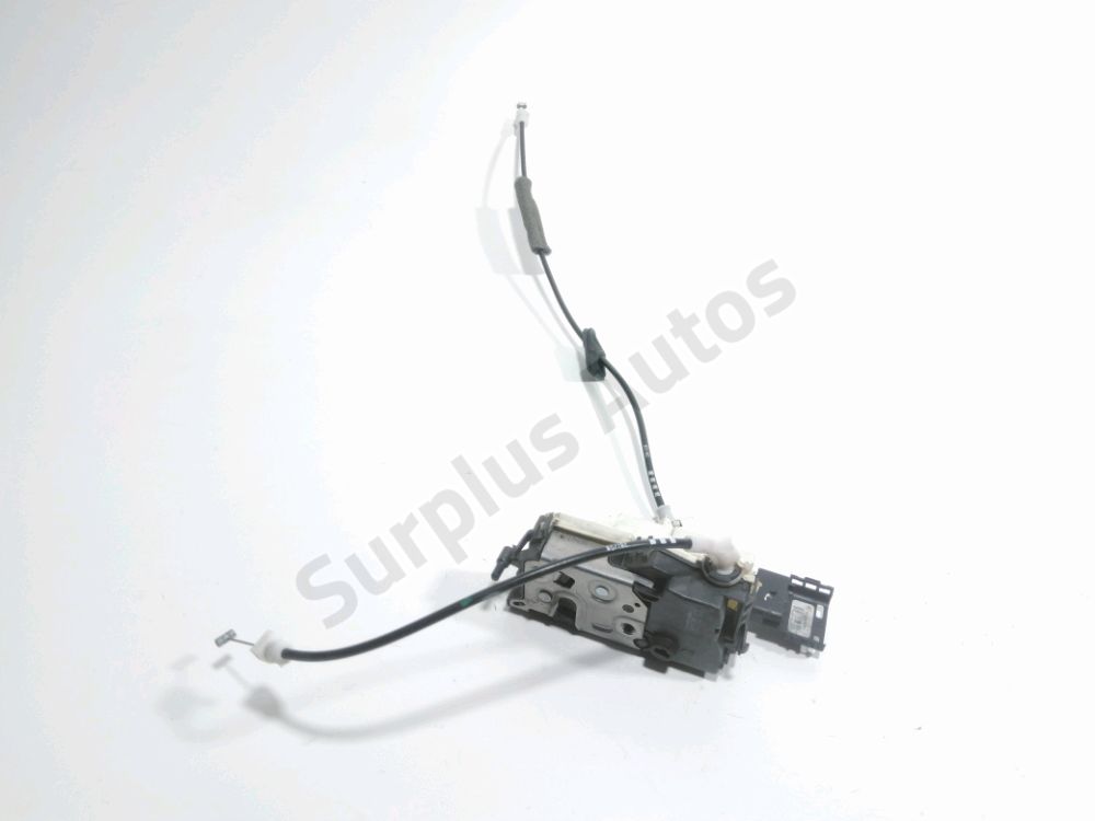 Serrure de porte avant droite