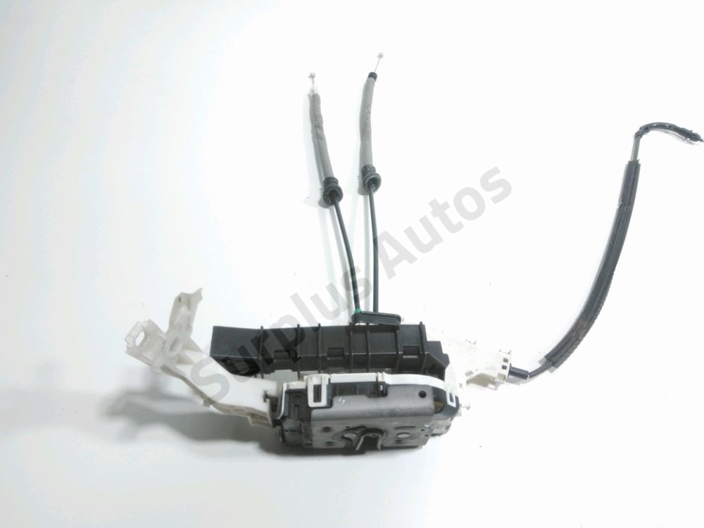 Serrure de porte avant droite