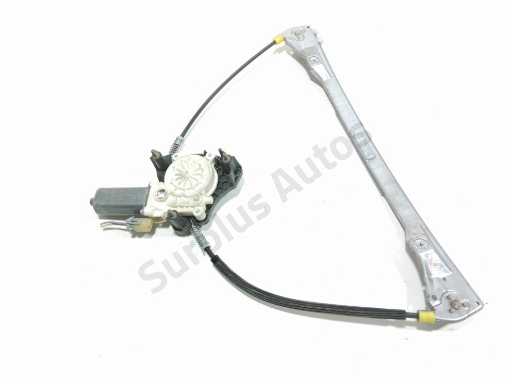 Lève-vitre électrique avant droit