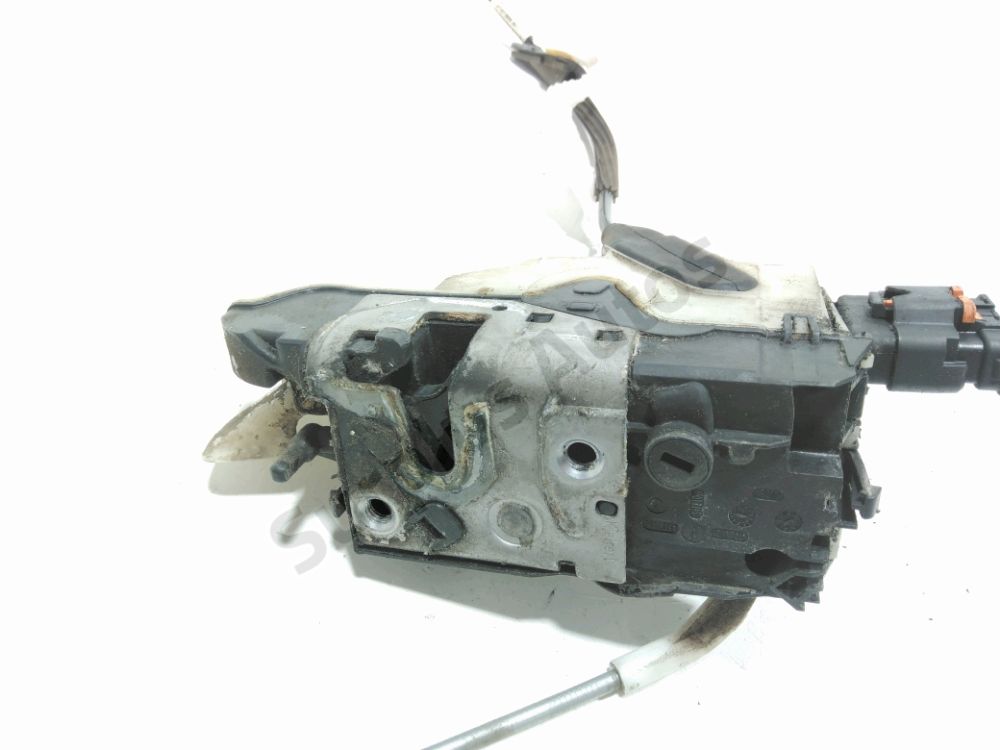 Serrure de porte avant gauche