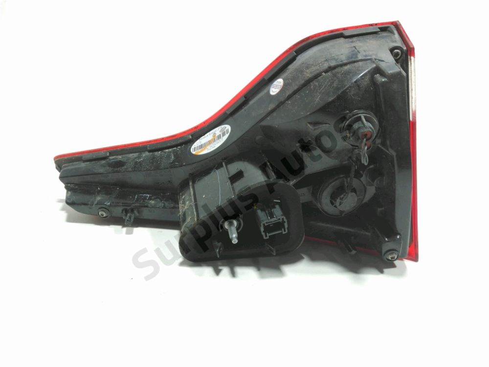 Feu arrière intérieur gauche