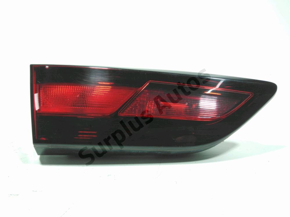 Feu arrière intérieur gauche