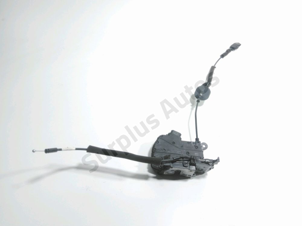 Serrure de porte avant droite