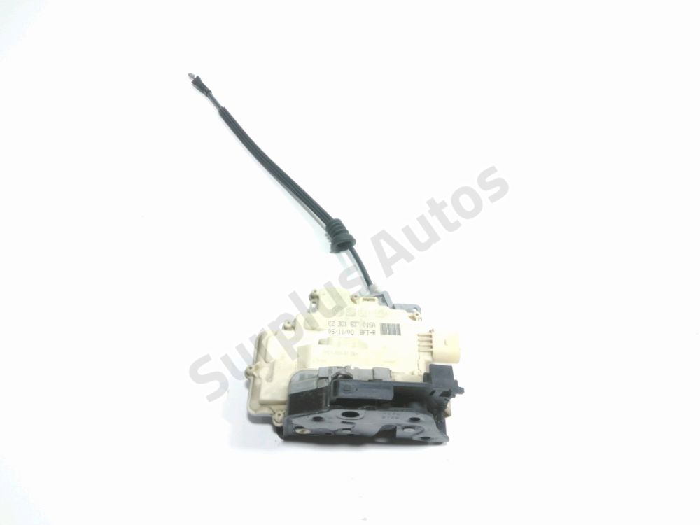 Serrure de porte avant droite