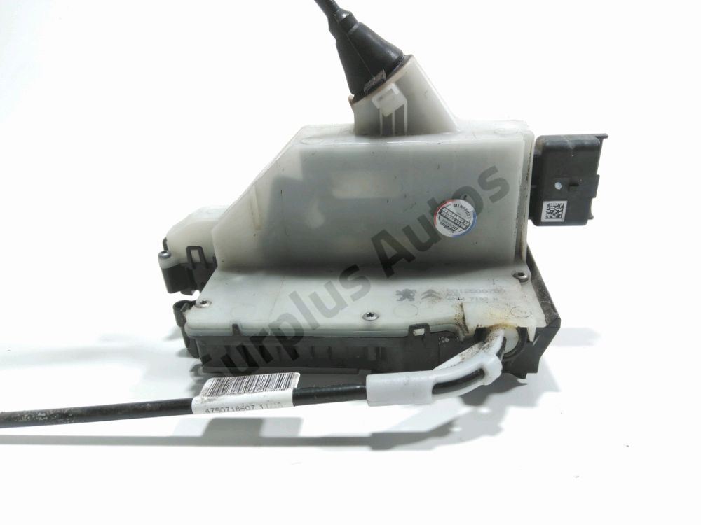 Serrure de porte avant droite