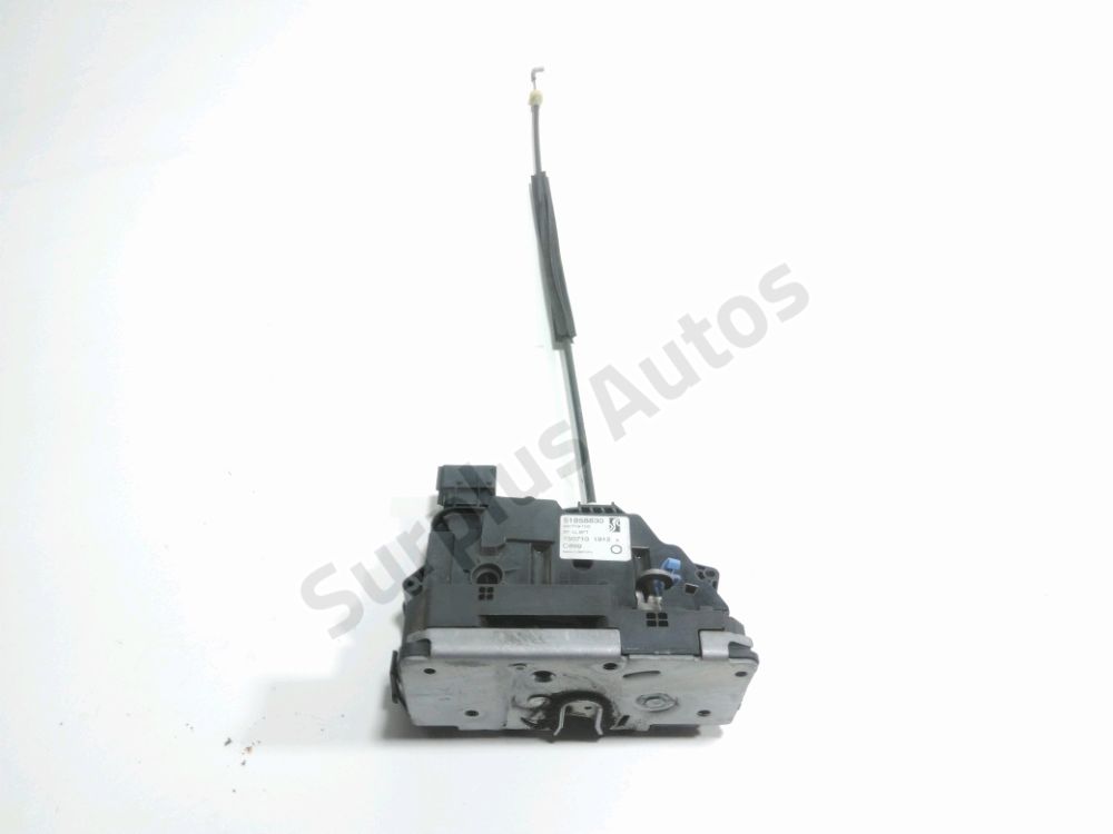 Serrure de porte avant droite