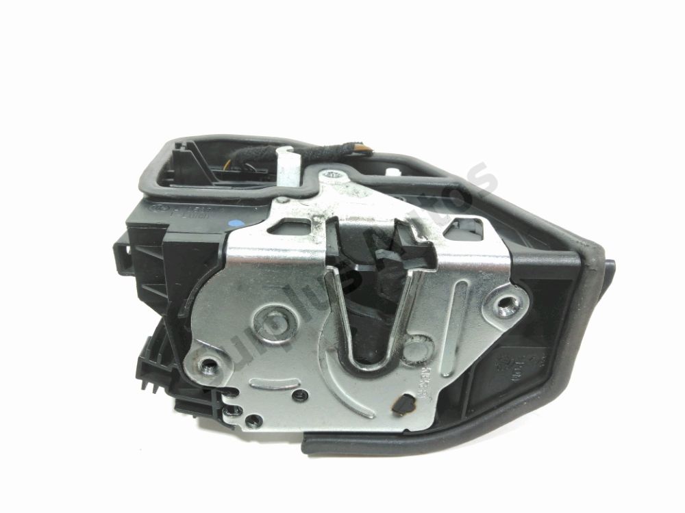 Serrure de porte avant droite