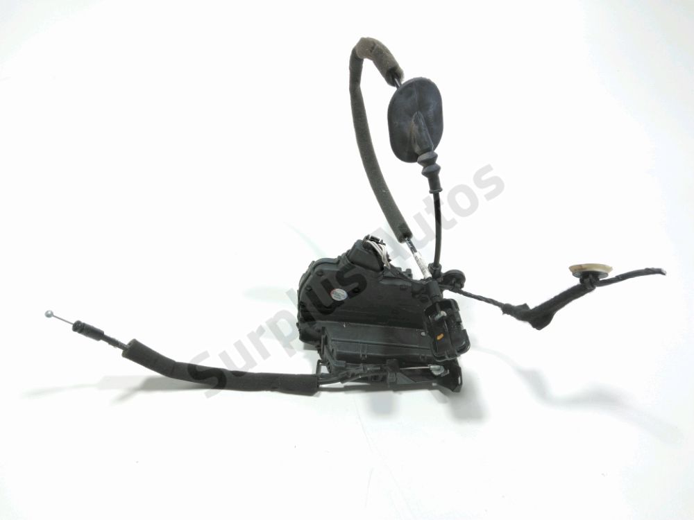 Serrure de porte avant droite