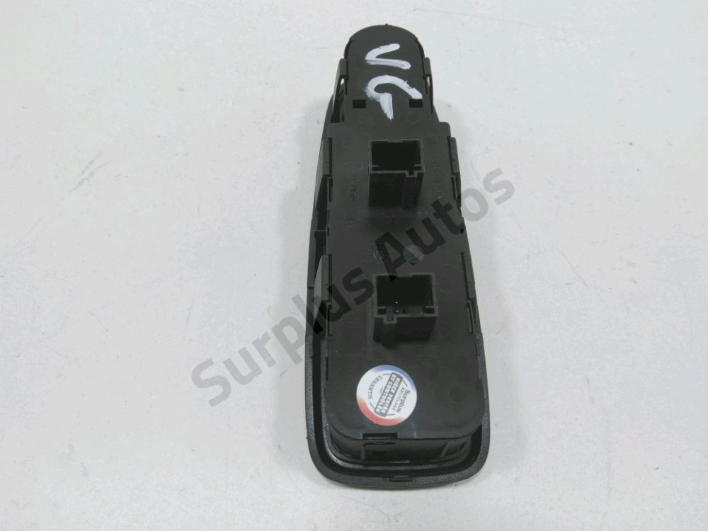 Commande lève-vitre avant gauche