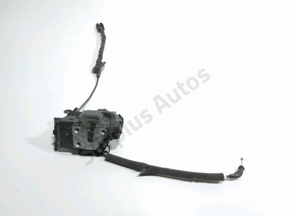 Serrure de porte avant droite