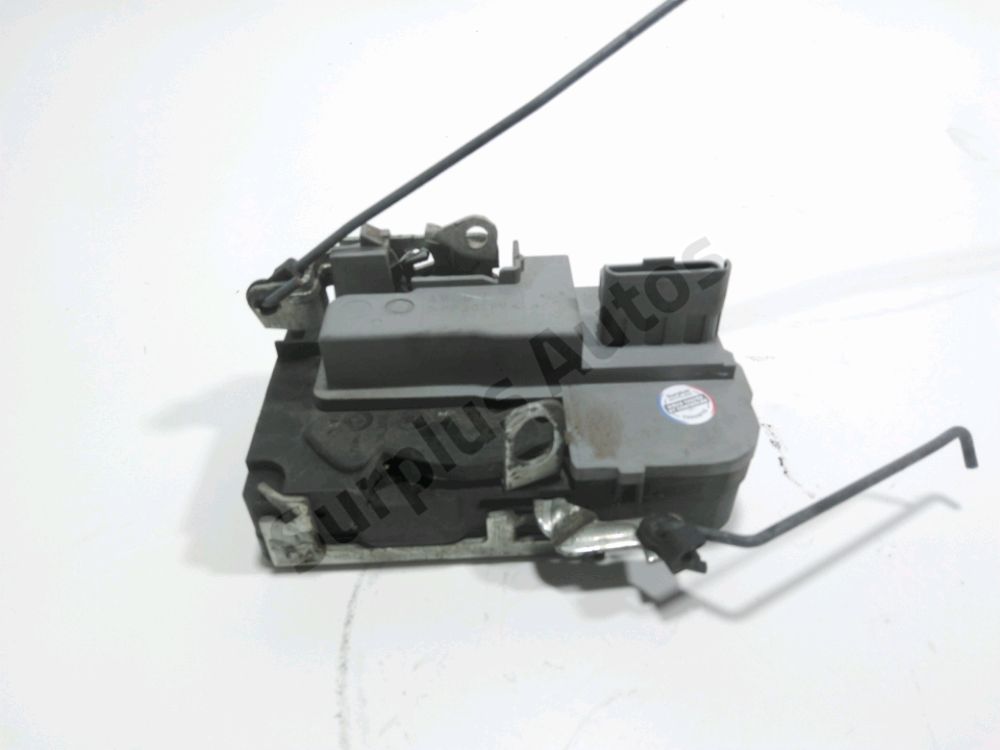 Serrure de porte avant gauche