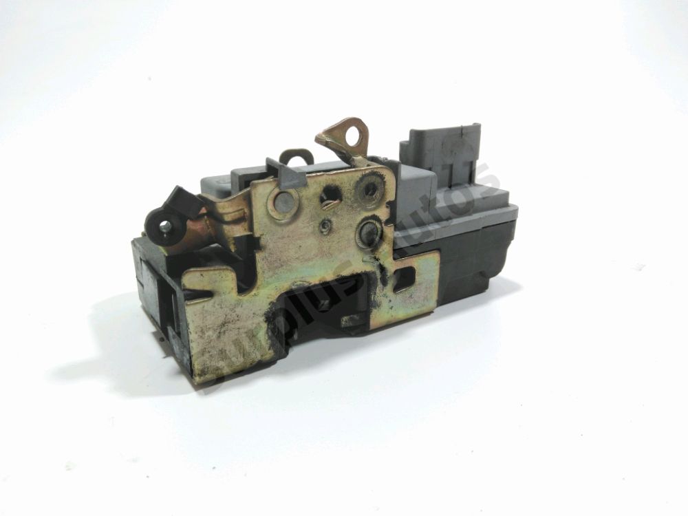 Serrure de porte avant droite