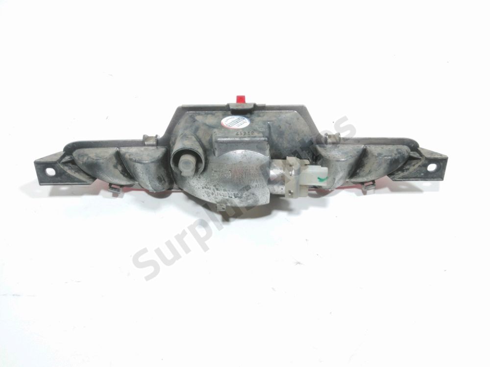 Feu de brouillard arrière central