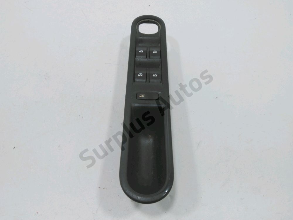 Commande leve-vitre avant gauche