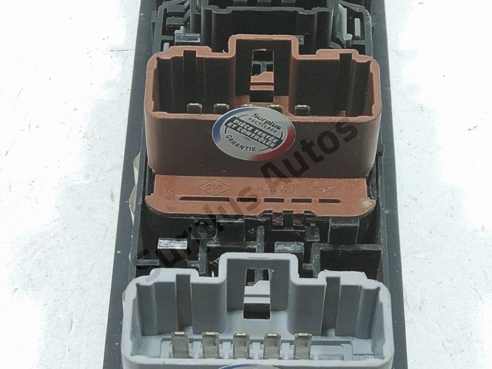 Commande lève-vitre avant gauche