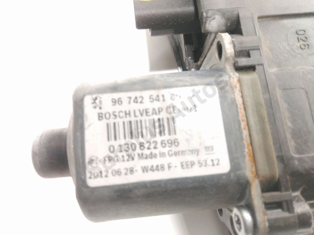 Lève-vitre électrique avant droit