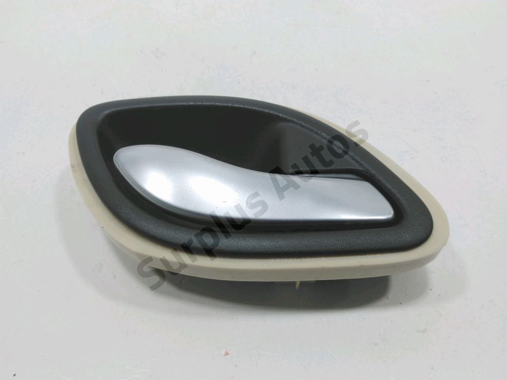 Poignee interieure porte avant droite