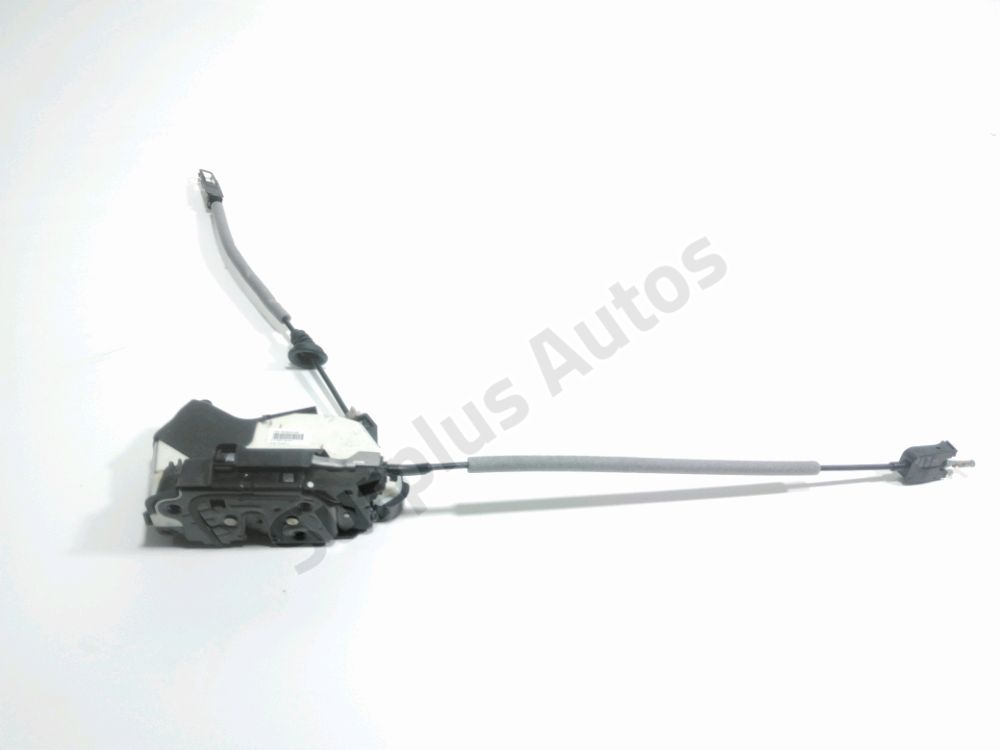 Serrure de porte avant droite