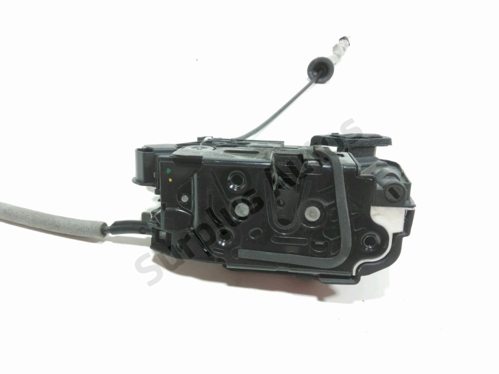 Serrure de porte avant droite