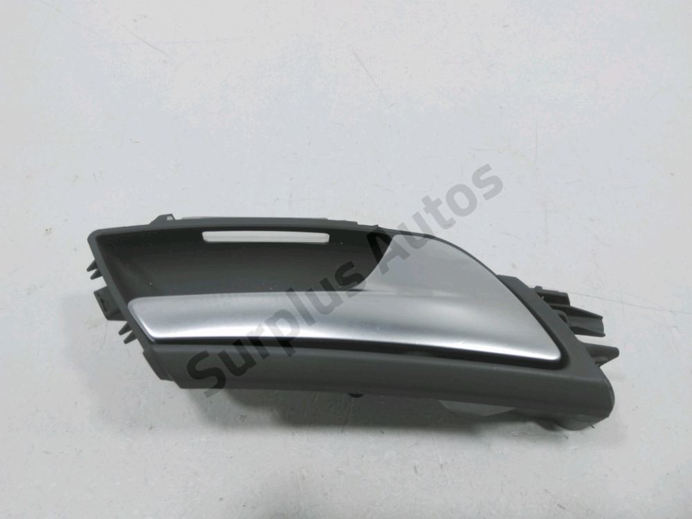 Poignée intérieure porte avant droite