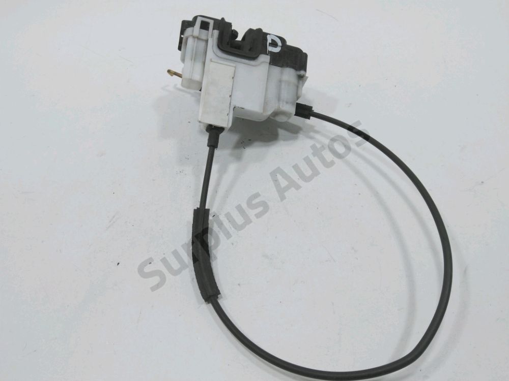 Serrure de porte avant droite