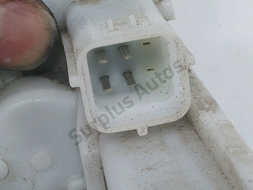 Serrure de porte avant droite