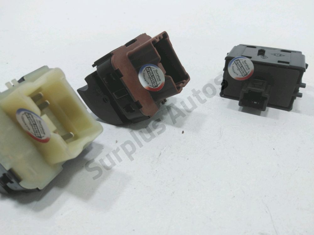 Commande lève-vitre avant gauche