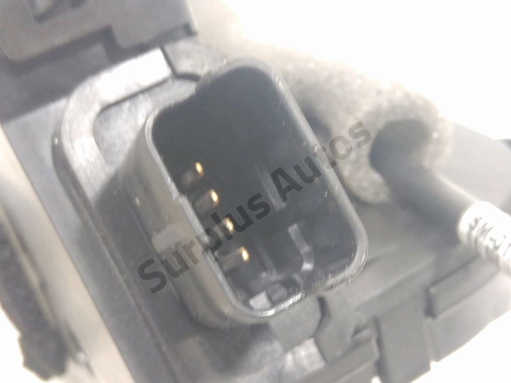 Serrure de porte avant gauche