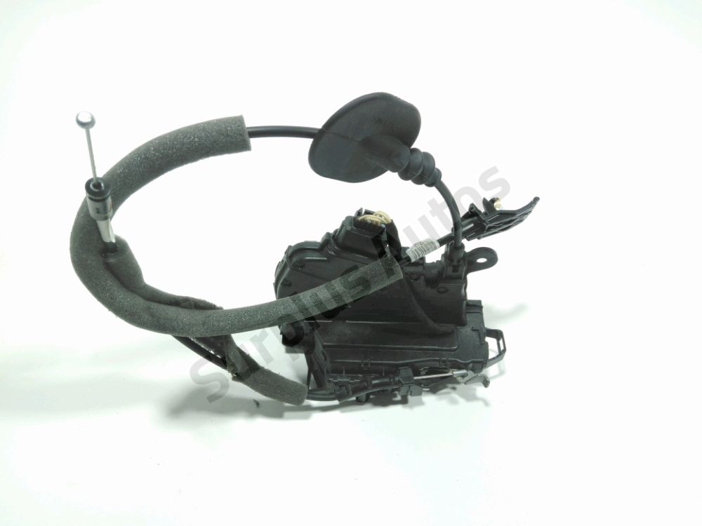 Serrure de porte avant droite