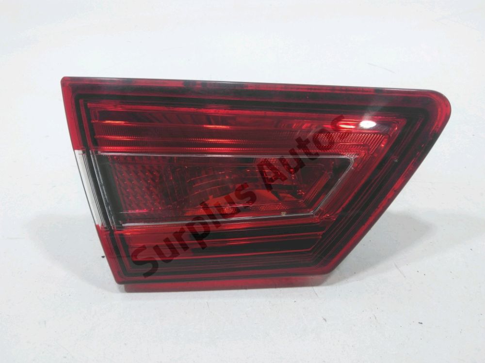 Feu arrière intérieur gauche