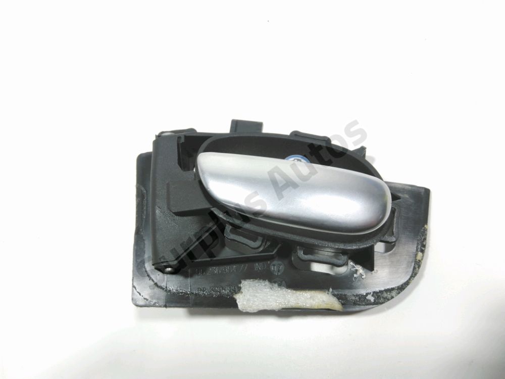 Poignée intérieure porte avant gauche