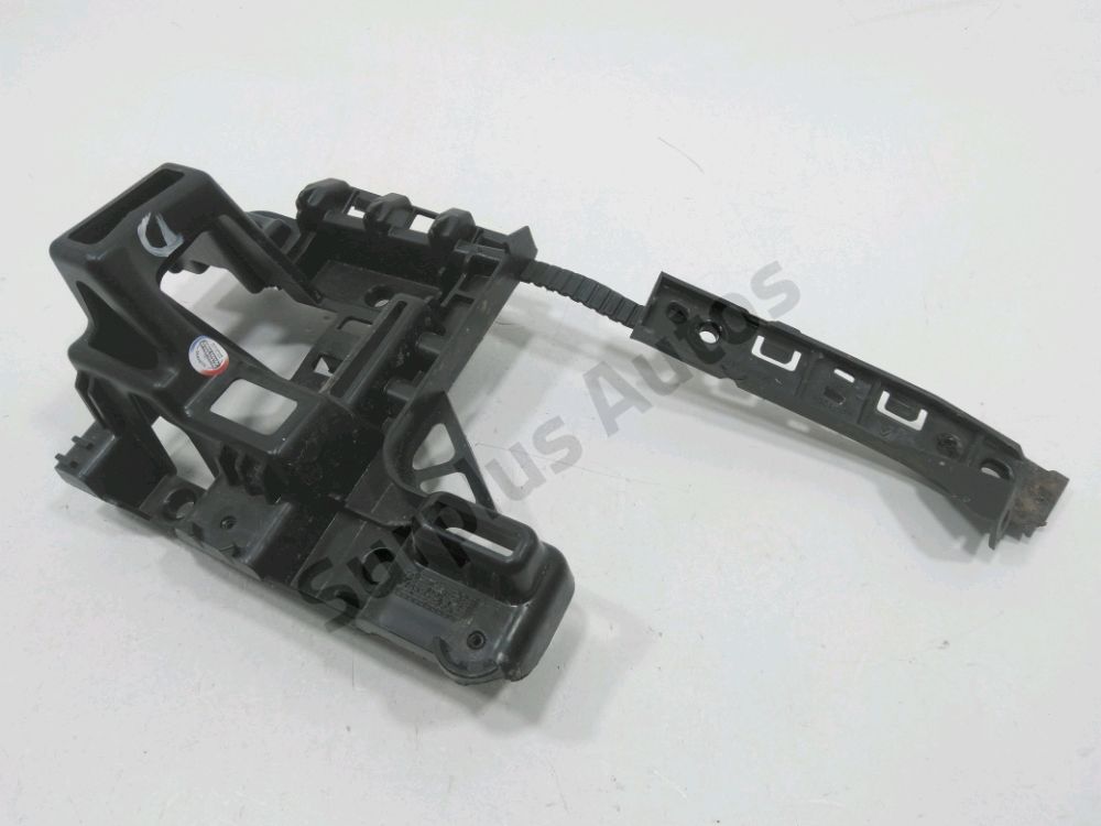 Support droit de pare-choc arrière