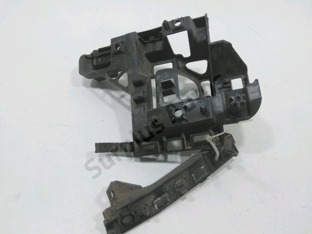 Support gauche de pare-choc arrière