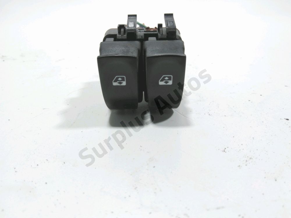 Commande leve-vitre avant gauche