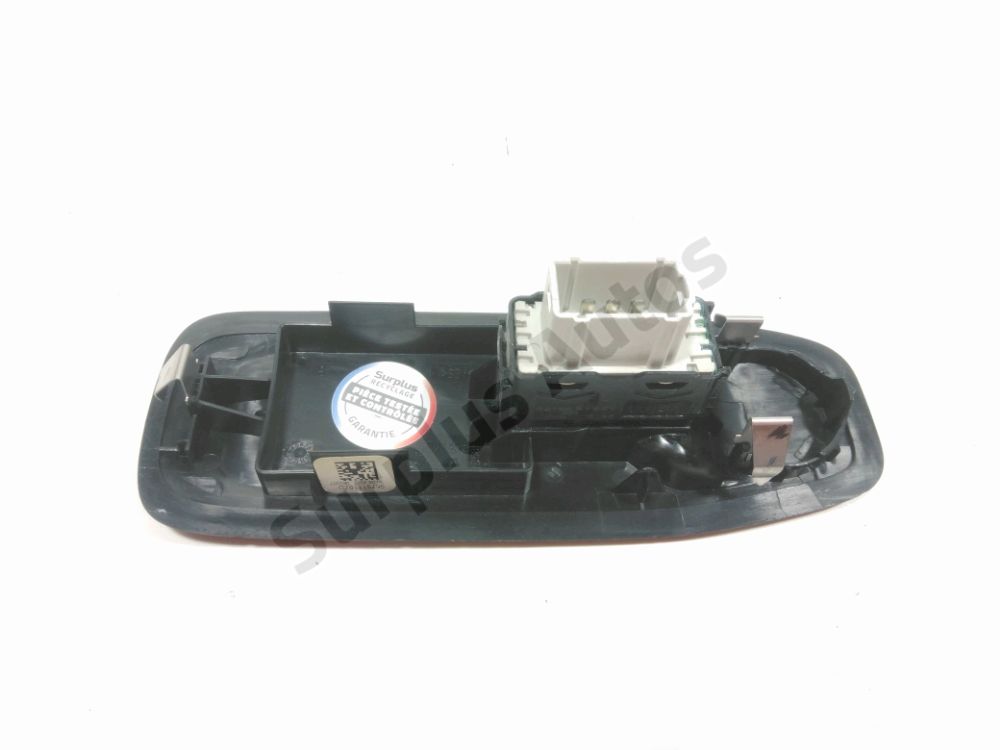 Commande lève-vitre avant droit