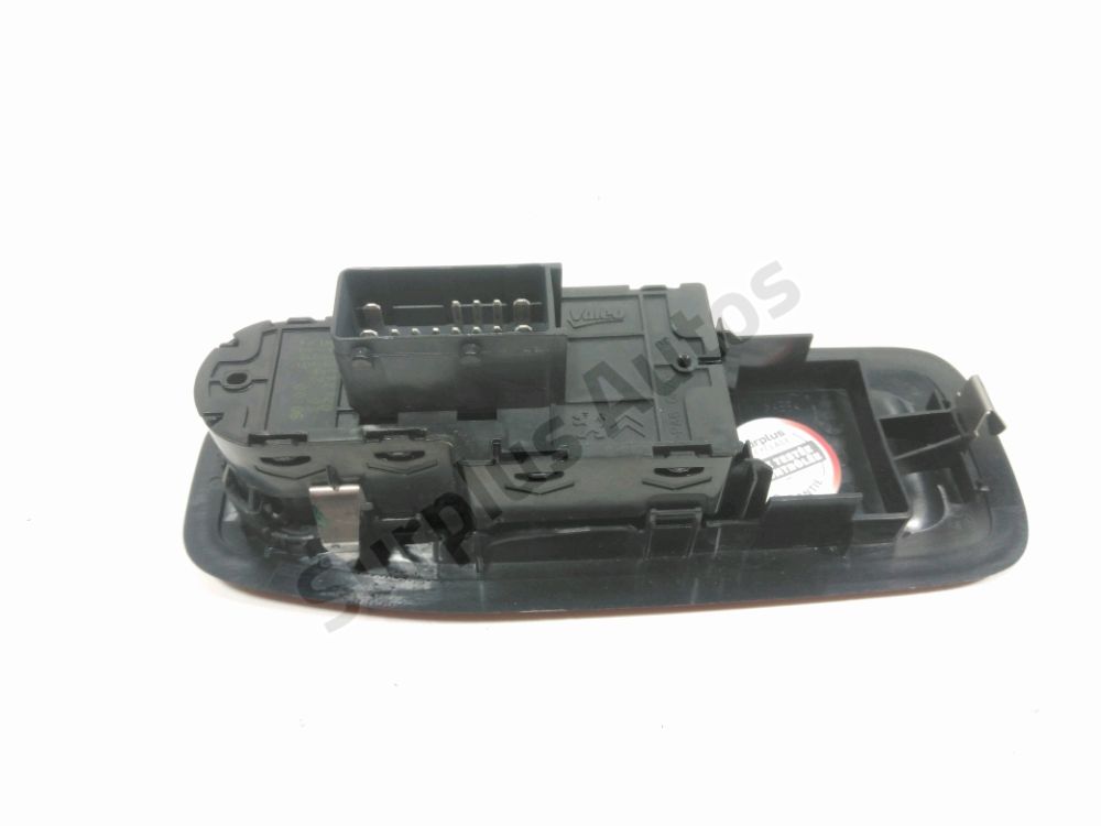 Commande lève-vitre avant gauche