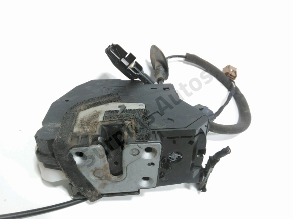 Serrure de porte avant gauche