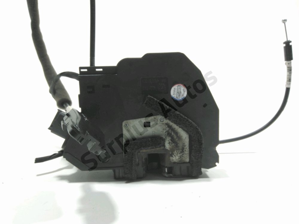 Serrure de porte avant droite