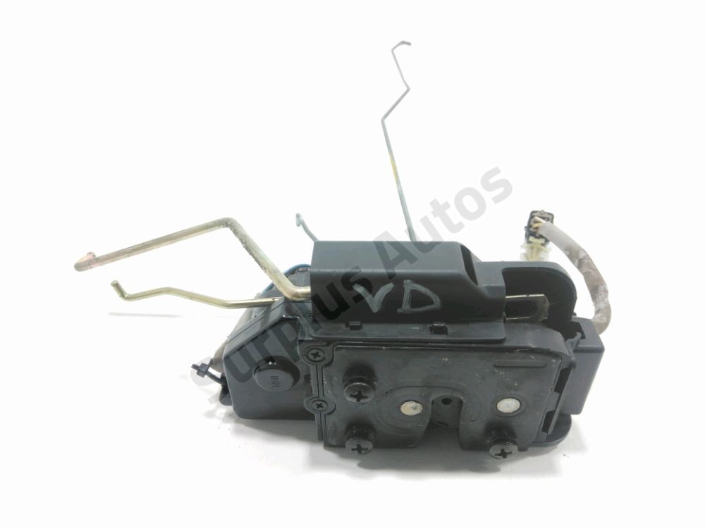 Serrure de porte avant droite